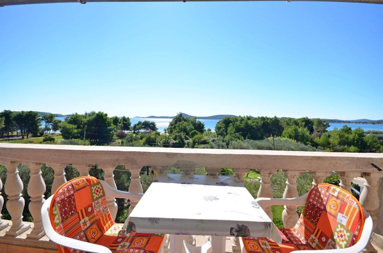 Apartments And Rooms On The Beach Водице Екстериор снимка