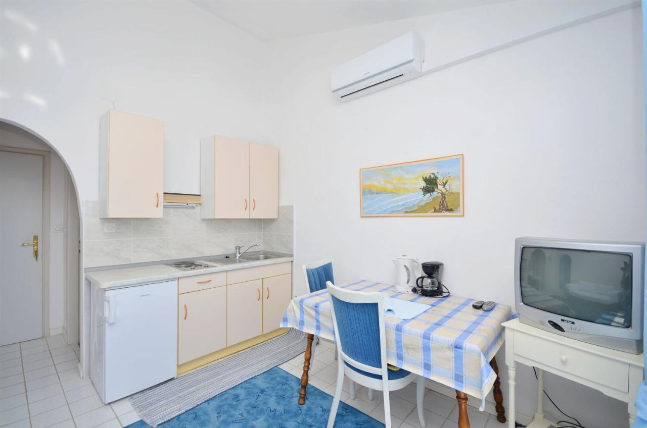 Apartments And Rooms On The Beach Водице Екстериор снимка