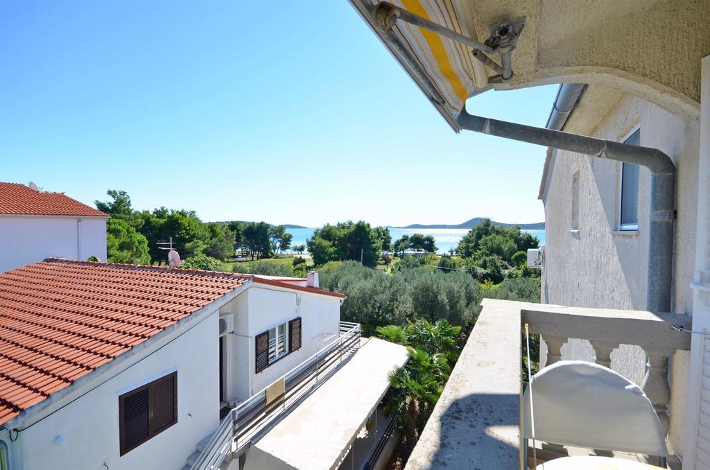 Apartments And Rooms On The Beach Водице Екстериор снимка