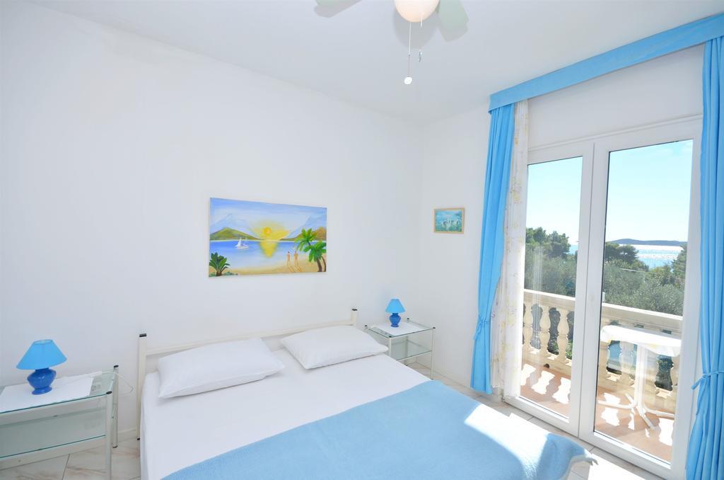 Apartments And Rooms On The Beach Водице Екстериор снимка