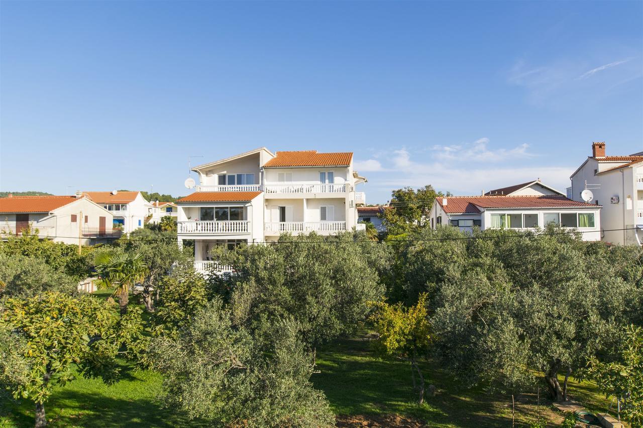 Apartments And Rooms On The Beach Водице Екстериор снимка