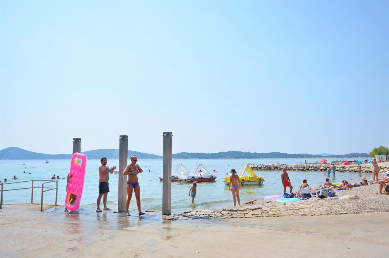 Apartments And Rooms On The Beach Водице Екстериор снимка