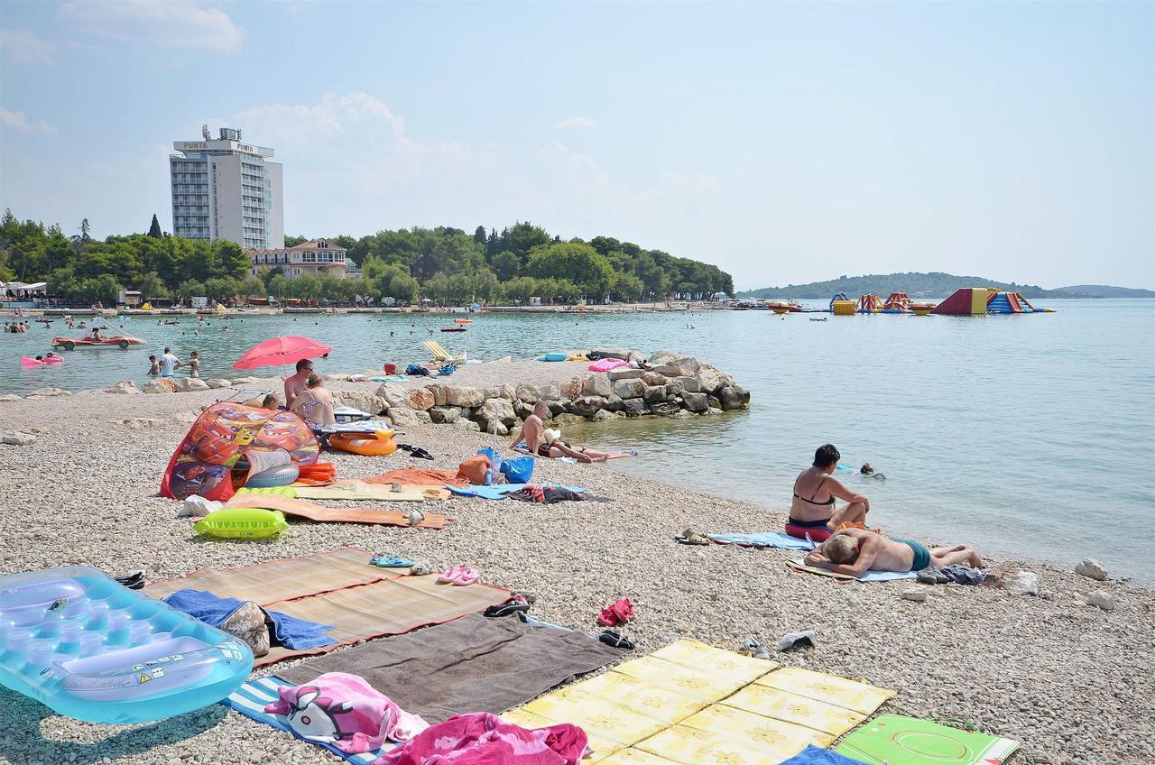 Apartments And Rooms On The Beach Водице Екстериор снимка
