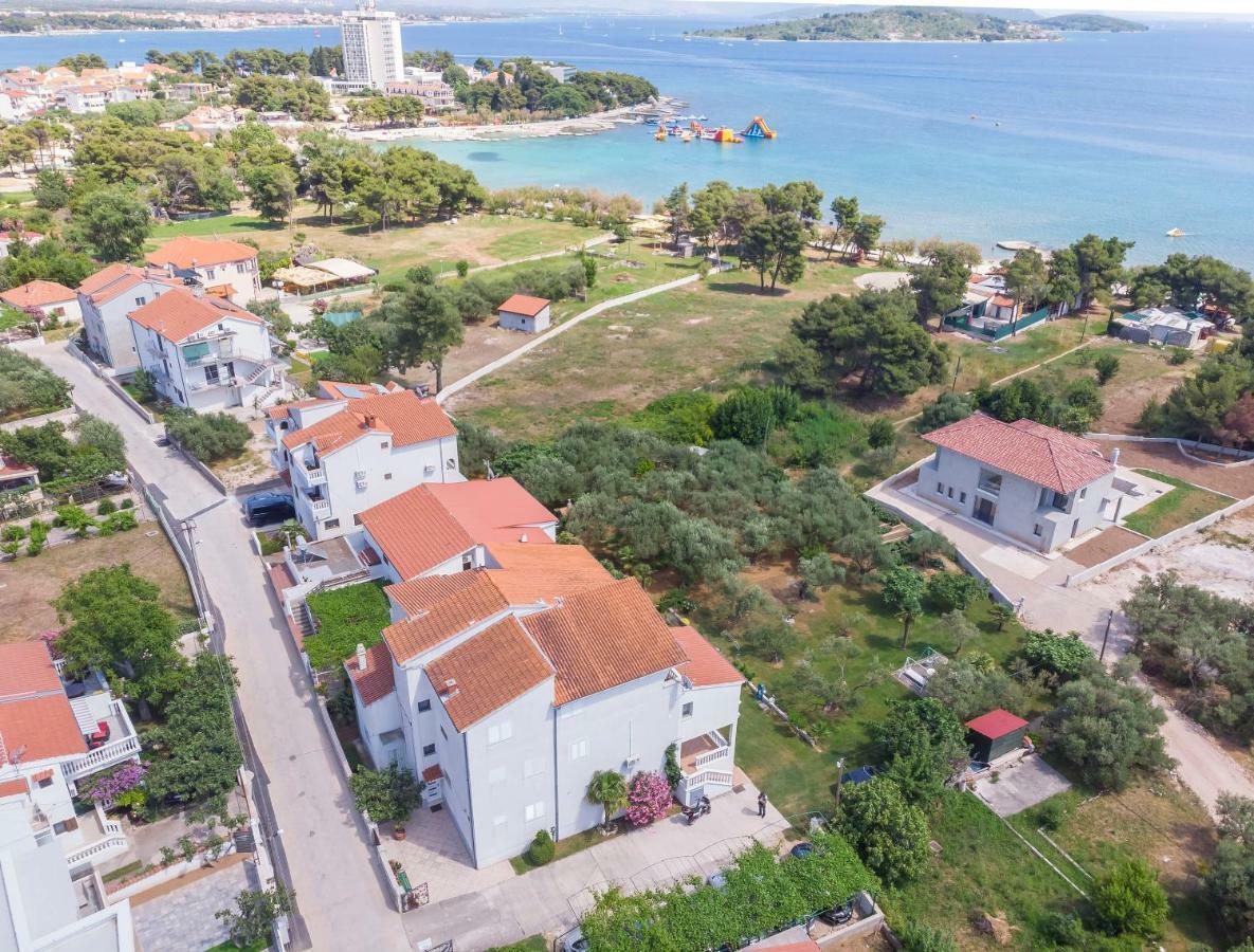 Apartments And Rooms On The Beach Водице Екстериор снимка